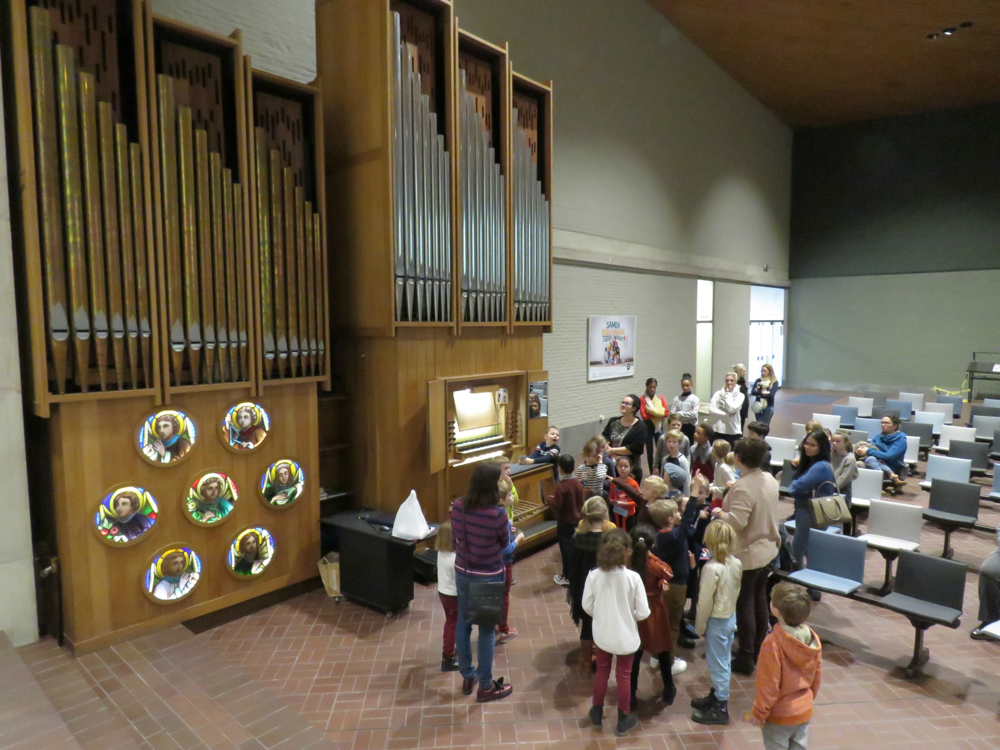 Het orgel heeft wel meer dan 1100 orgelpijpen, de grootste langer dan 3 meter